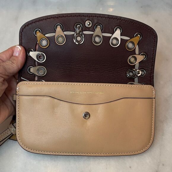 Coach Wristlet Bag Purse Clutch Leather Snakeskin Like New Link Detail Like New! - Picture 10 of 16